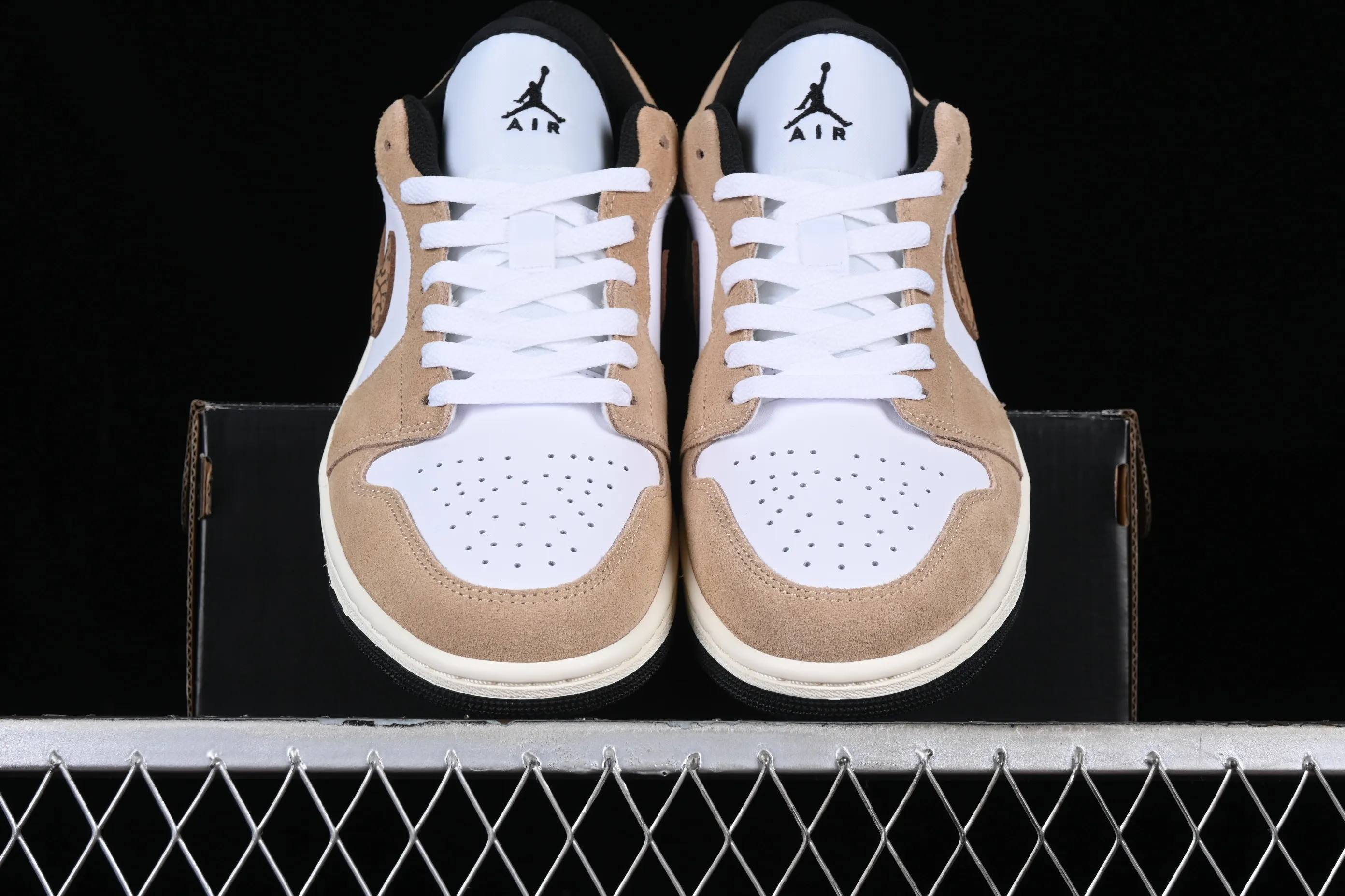 All categories Air Jordan Jordan series basketball shoes Air Jordan 1 Low G version pure original Air Jordan 1 Low AJ1 Joe 1 white and yellow burst pattern low-top cultural casual sneakers DZ4130-201